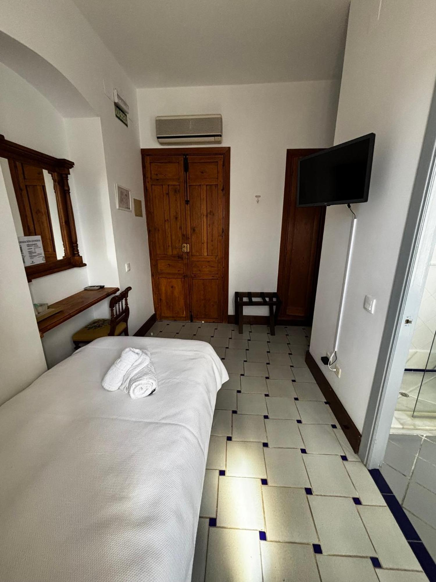 Hotel Entreolivos El Pedroso Ngoại thất bức ảnh